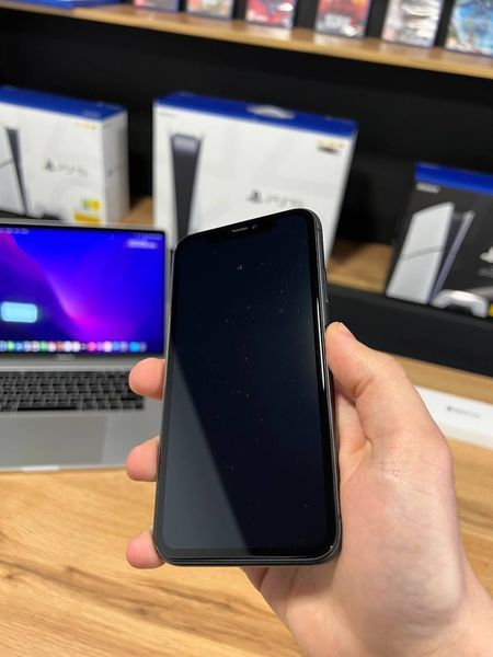 Apple Iphone 11 64 GB (Black) (Нормальний стан, 83% батарея)  21013478 фото